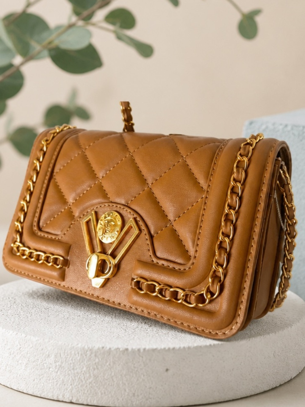 🛑✋PRICE DROP 🛑✋NWT Authentic Elegant Tan Quilted Chain Bag Valentino Orlando.
